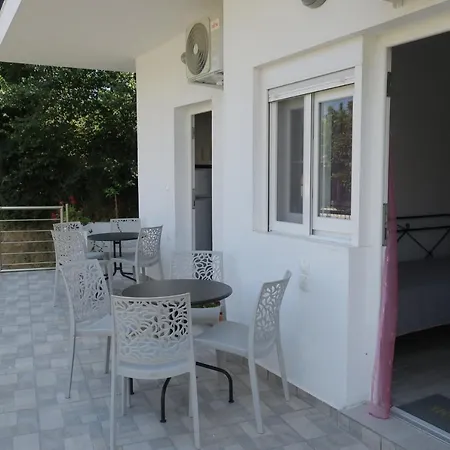 Apartament Toula' S Village *