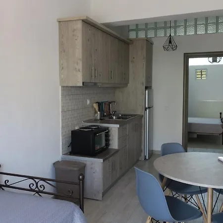 Toula' S Village Apartment *