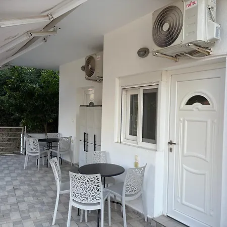 Apartament Toula' S Village