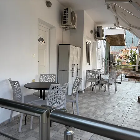 Toula' S Village Apartament *